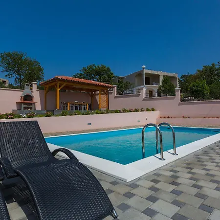 Hundefreundliche Und Moderne Mit Privatpool, Meerblick, Bbq-bereich Feriehus Crikvenica