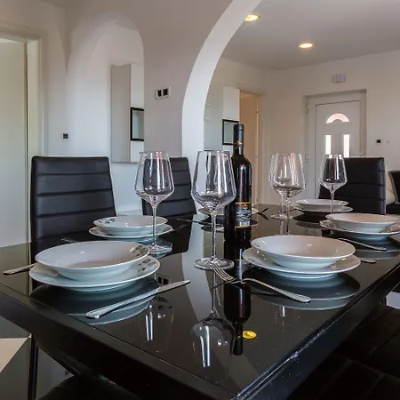 Vakantiehuis Hundefreundliche Und Moderne Mit Privatpool, Meerblick, Bbq-bereich