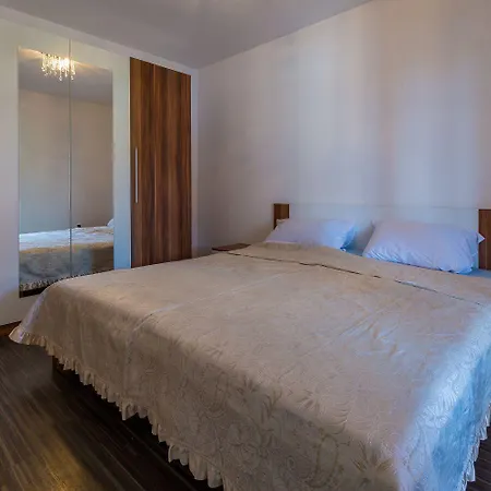 Hundefreundliche Und Moderne Mit Privatpool, Meerblick, Bbq-bereich Vakantiehuis Crikvenica