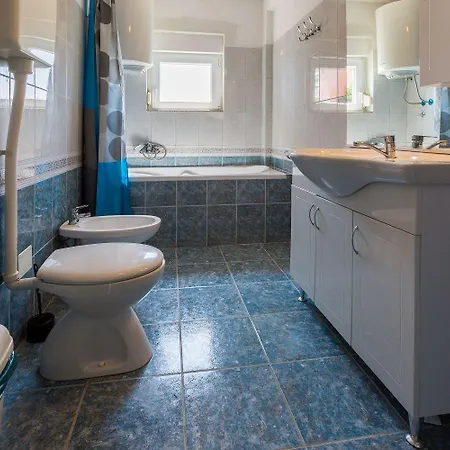 Hundefreundliche Und Moderne Mit Privatpool, Meerblick, Bbq-bereich Vakantiehuis Crikvenica