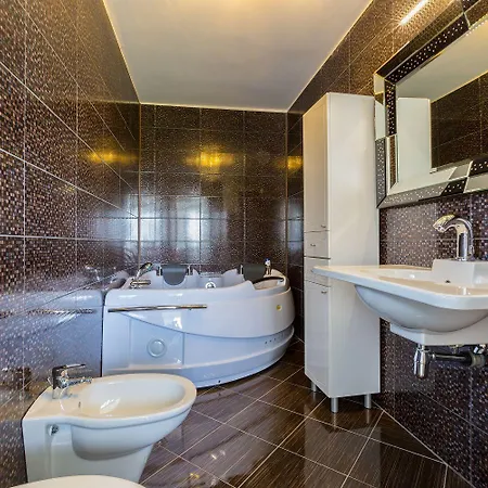 Hundefreundliche Und Moderne Mit Privatpool, Meerblick, Bbq-bereich Vakantiehuis