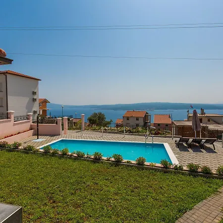 Vakantiehuis Hundefreundliche Und Moderne Mit Privatpool, Meerblick, Bbq-bereich Crikvenica