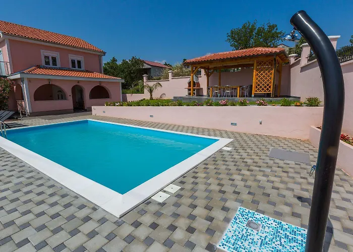 Feriehus Hundefreundliche Und Moderne Mit Privatpool, Meerblick, Bbq-bereich
