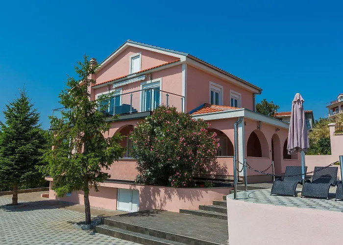 Hundefreundliche Und Moderne Mit Privatpool, Meerblick, Bbq-bereich Crikvenica