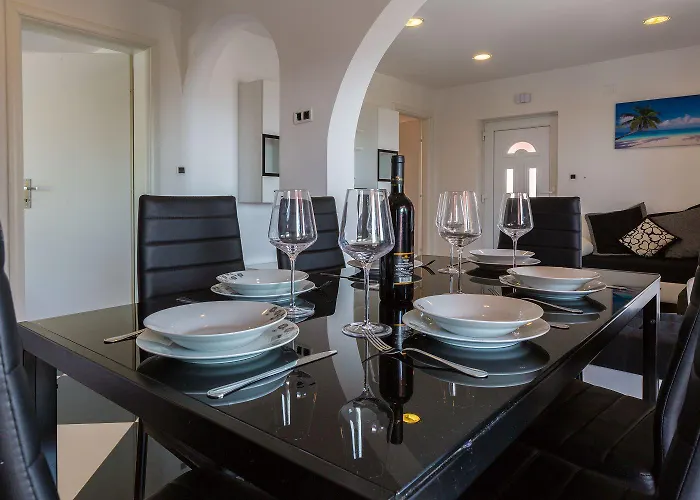 Feriehus Hundefreundliche Und Moderne Mit Privatpool, Meerblick, Bbq-bereich
