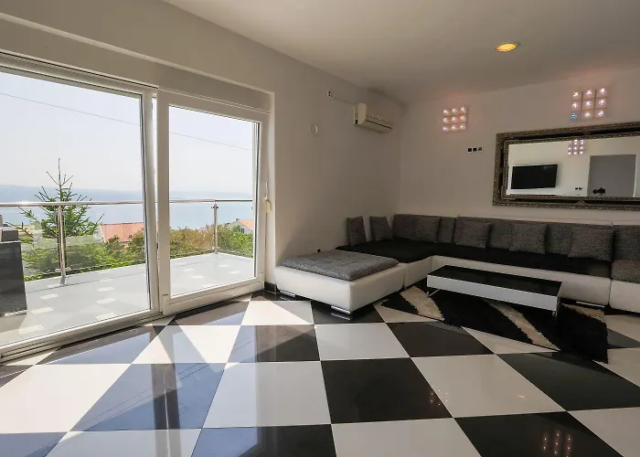 Feriehus Hundefreundliche Und Moderne Mit Privatpool, Meerblick, Bbq-bereich Crikvenica