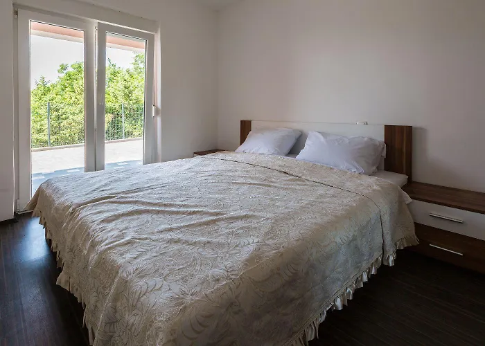 Hundefreundliche Und Moderne Mit Privatpool, Meerblick, Bbq-bereich * Crikvenica