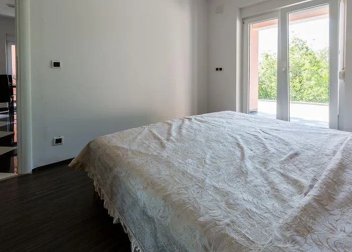 Hundefreundliche Und Moderne Mit Privatpool, Meerblick, Bbq-bereich Feriehus