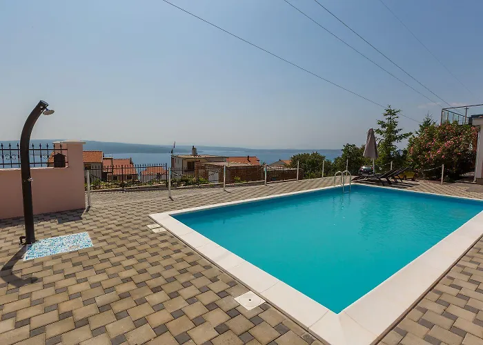 Hundefreundliche Und Moderne Mit Privatpool, Meerblick, Bbq-bereich Crikvenica