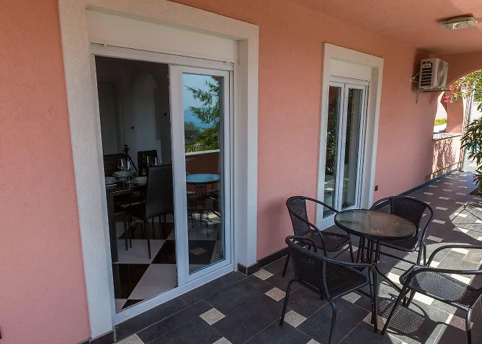Hundefreundliche Und Moderne Mit Privatpool, Meerblick, Bbq-bereich