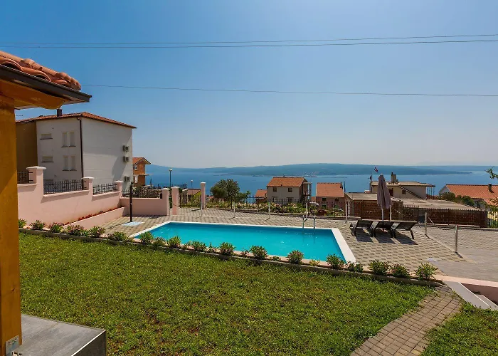 Feriehus Hundefreundliche Und Moderne Mit Privatpool, Meerblick, Bbq-bereich Crikvenica