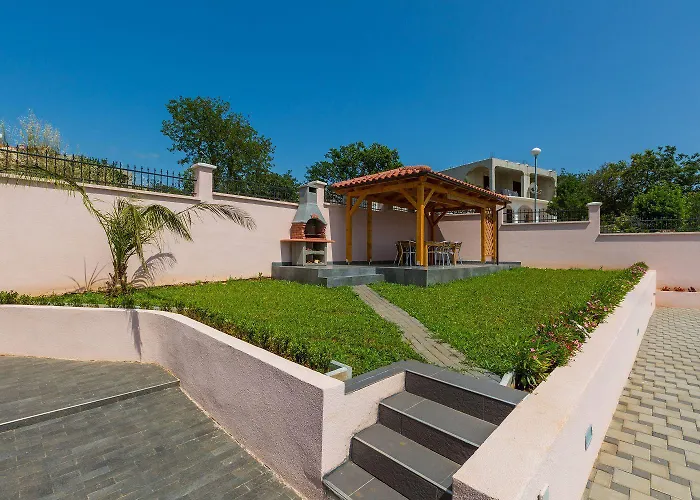 Hundefreundliche Und Moderne Mit Privatpool, Meerblick, Bbq-bereich * Crikvenica