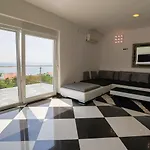 Casa vacanze Hundefreundliche Und Moderne Mit Privatpool, Meerblick, Bbq-bereich Crikvenica