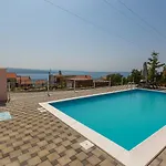 Hundefreundliche Und Moderne Mit Privatpool, Meerblick, Bbq-bereich Crikvenica