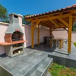 Casa vacanze Hundefreundliche Und Moderne Mit Privatpool, Meerblick, Bbq-bereich Crikvenica