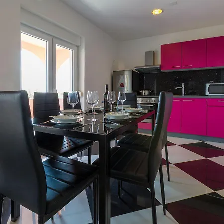 Hundefreundliche Und Moderne Mit Privatpool, Meerblick, Bbq-bereich * Crikvenica