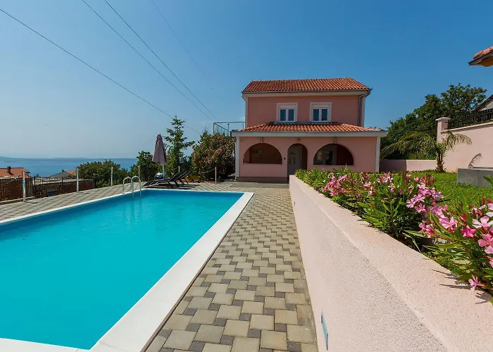 Hundefreundliche Und Moderne Mit Privatpool, Meerblick, Bbq-bereich Crikvenica