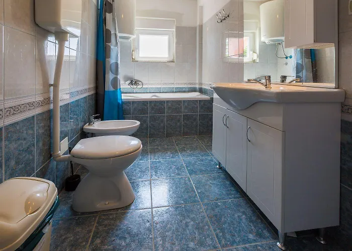 Hundefreundliche Und Moderne Mit Privatpool, Meerblick, Bbq-bereich Holiday home Crikvenica